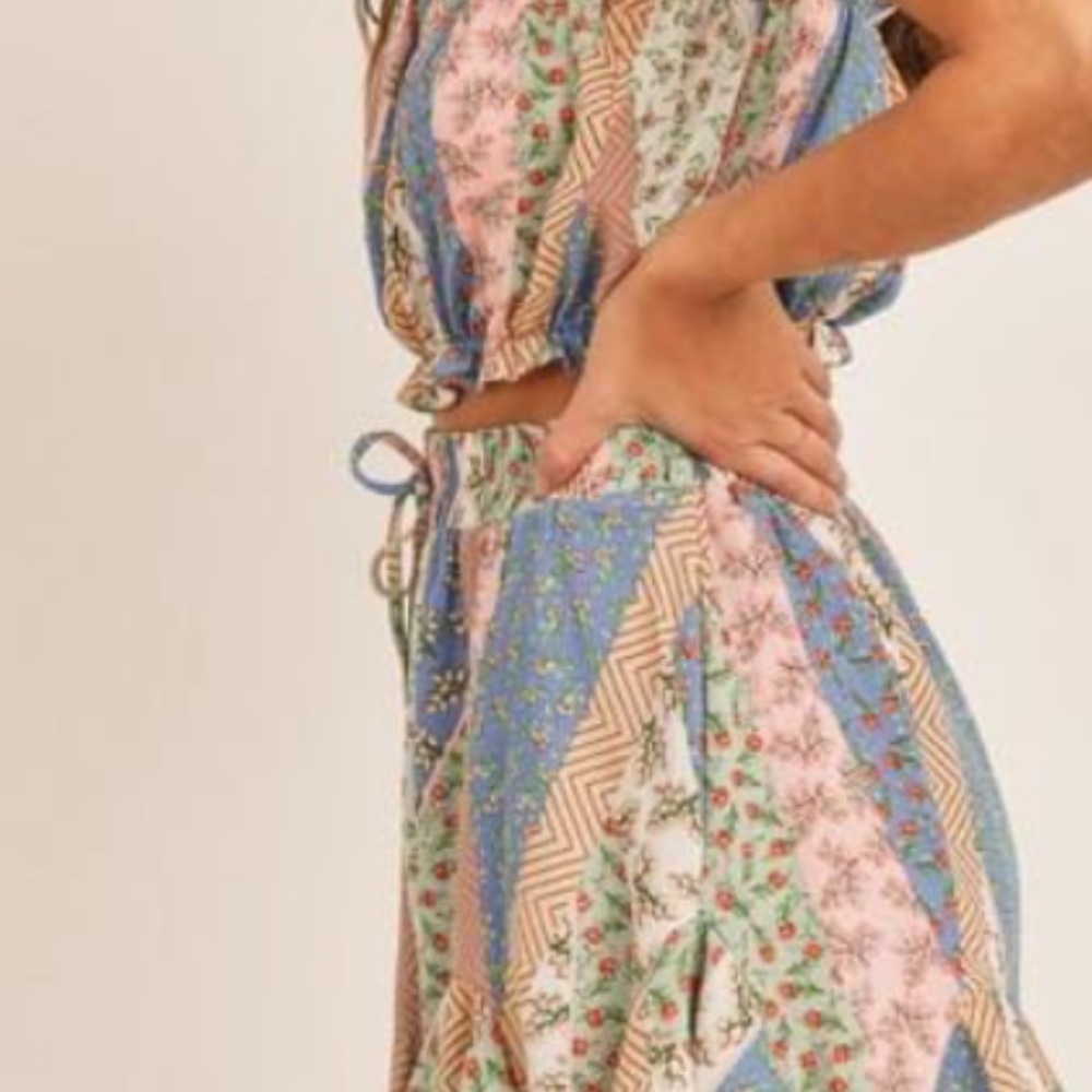 Amable 2 pc set shorts and top 100% rayon - Picture 2 of 3